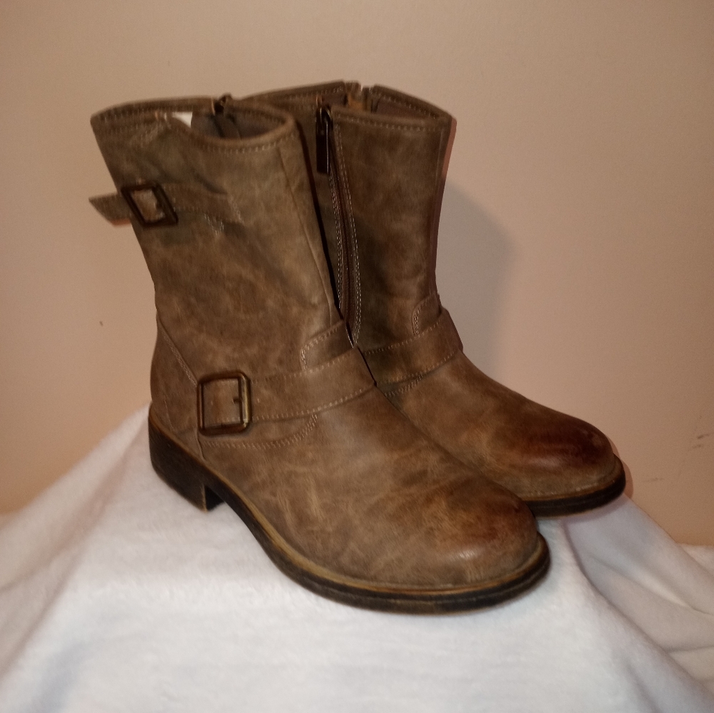 Fall boots - Picture 3 of 4